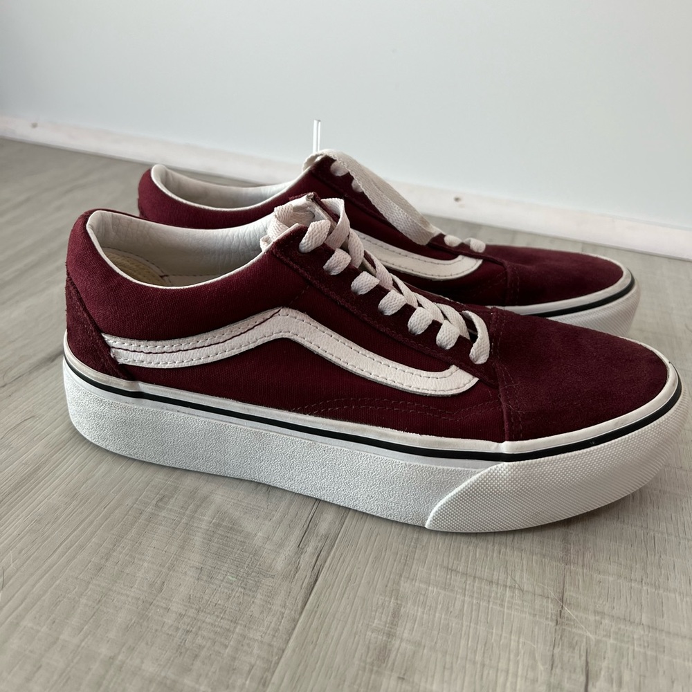 Vans Old Skool Platform Shoes in Port Royale/True White